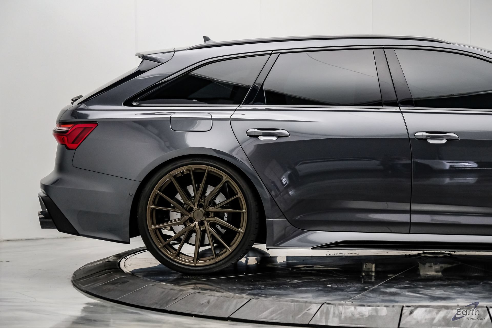 Used 2023 Audi RS 6 w/ Black Optic Package AWD/4WD image 19
