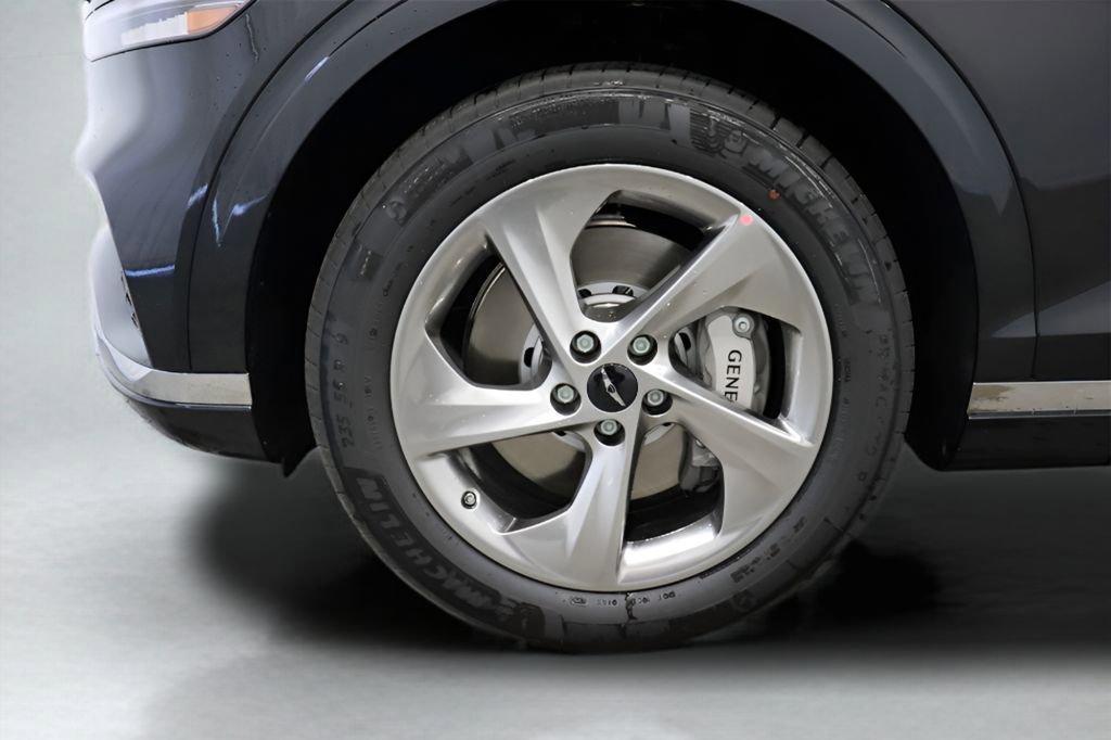 Certified 2026 Genesis GV70 2.5T Select AWD/4WD image 6