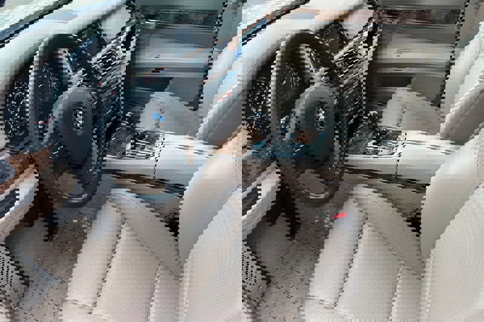 Used 2013 BMW 750Li image 11