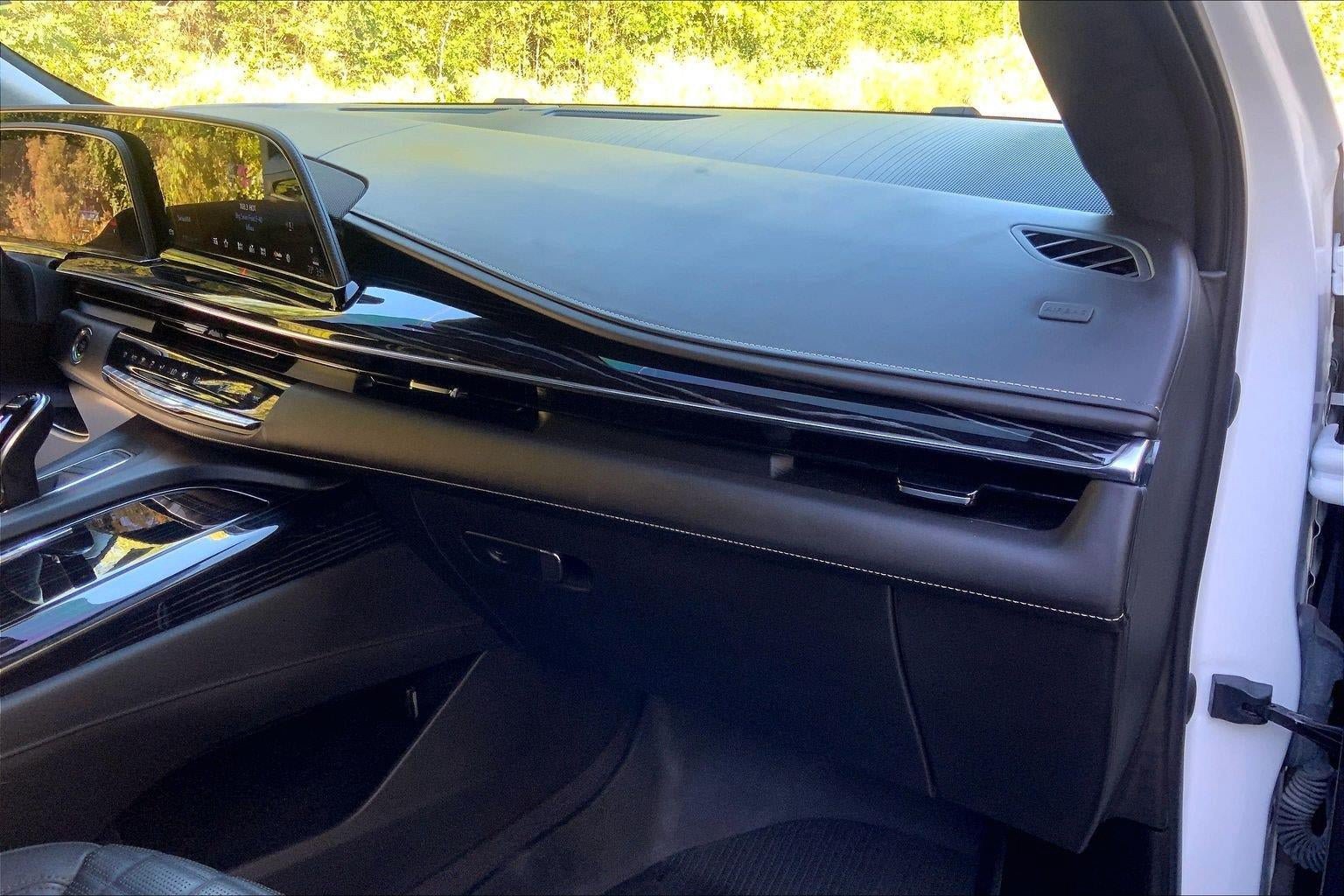 Certified 2023 Cadillac Escalade V AWD/4WD image 17