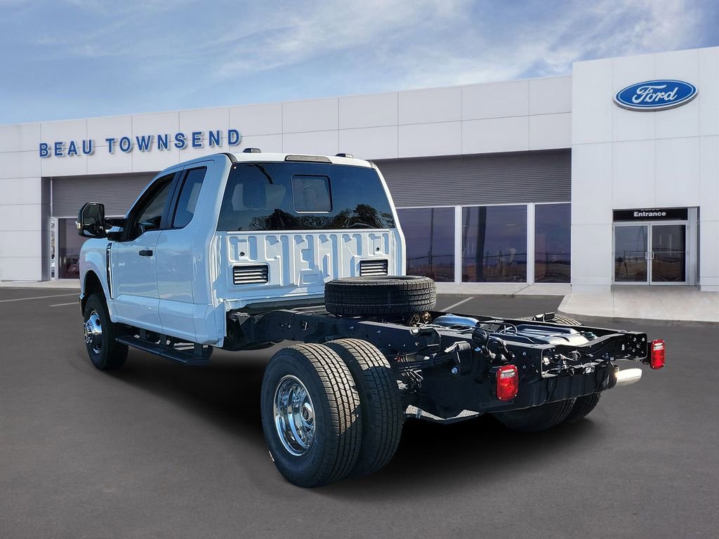 New 2025 Ford F350 XL w/ XL Chrome Package image 3