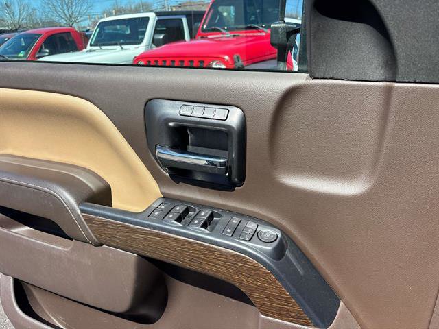 Used 2019 GMC Sierra 2500 Denali w/ Duramax Plus Package AWD/4WD image 16