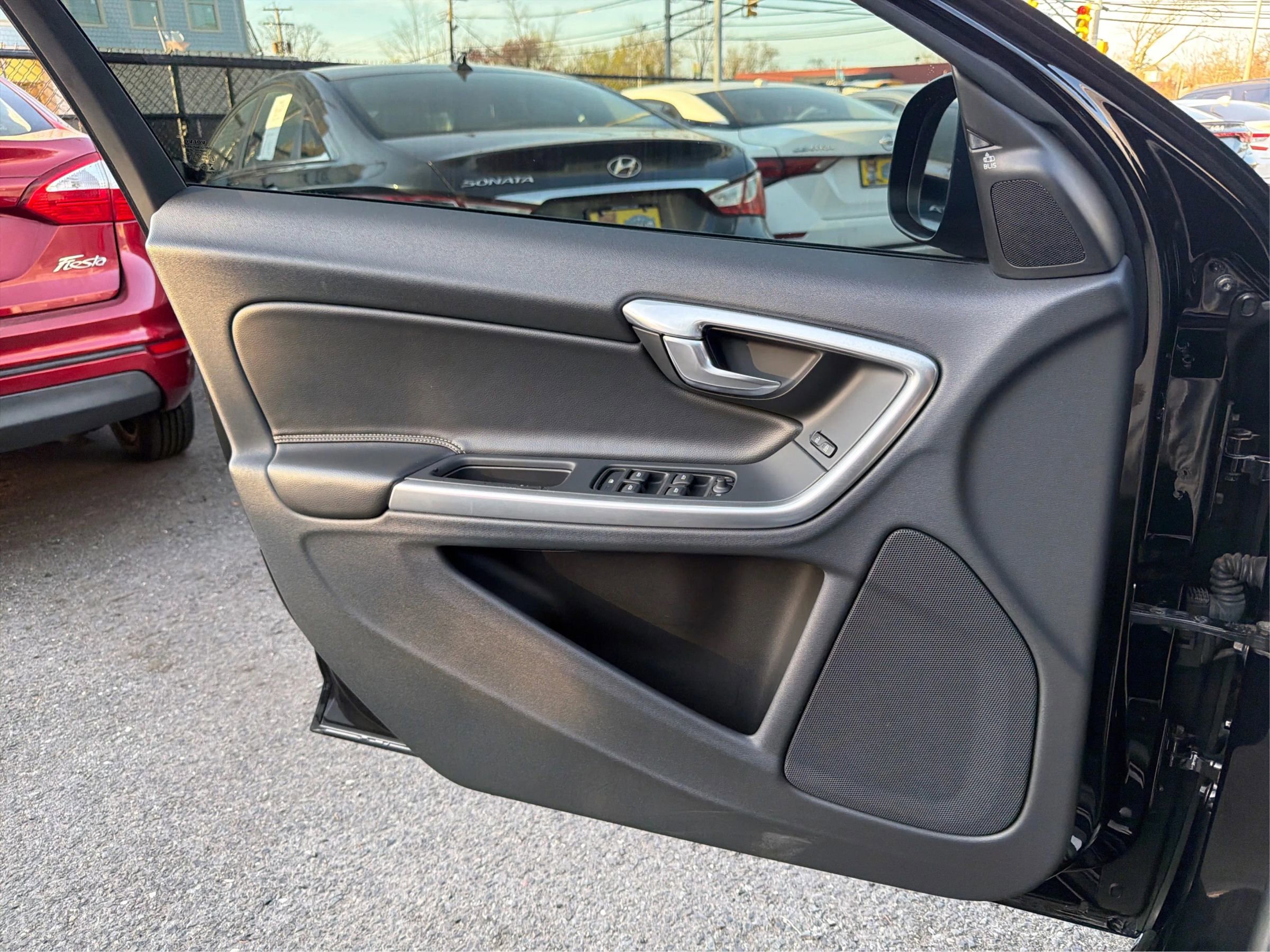 Used 2018 Volvo S60 T5 Dynamic w/ Vision Package AWD/4WD image 21