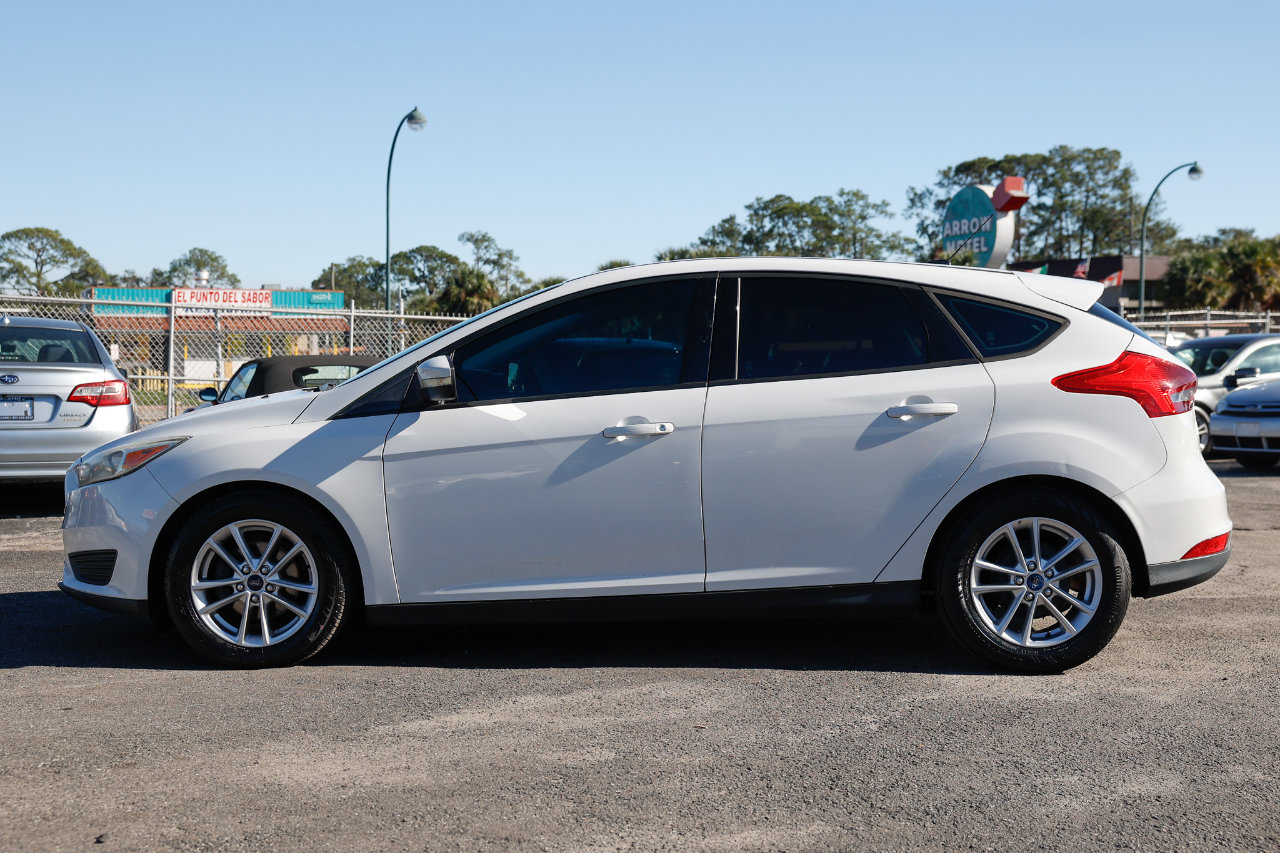 Used 2015 Ford Focus SE image 3