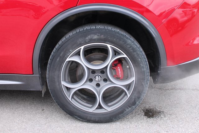 Used 2024 Alfa Romeo Stelvio Ti image 38