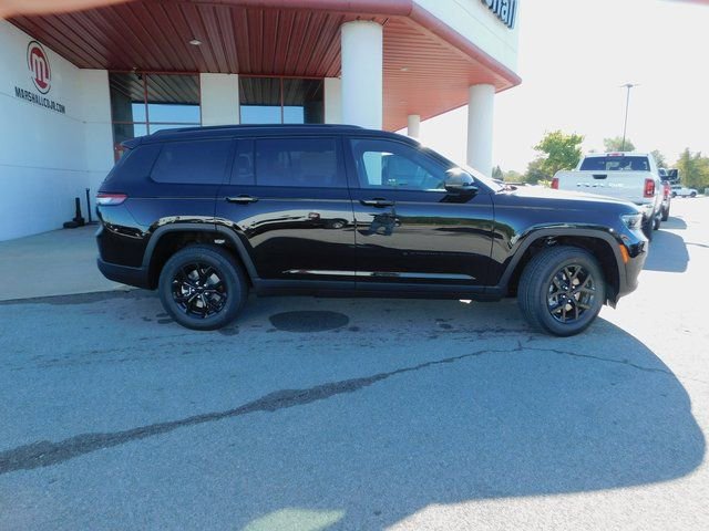 New 2025 Jeep Grand Cherokee L Laredo image 10