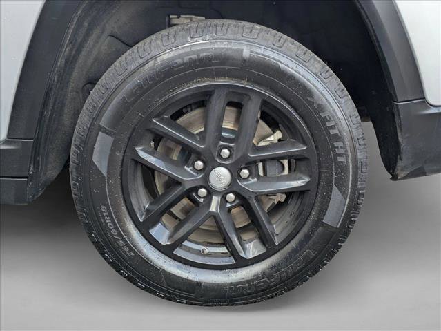 Used 2023 Jeep Grand Cherokee L Laredo image 23