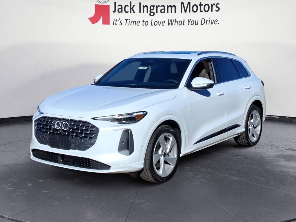 New 2025 Audi Q5 Prestige image 1