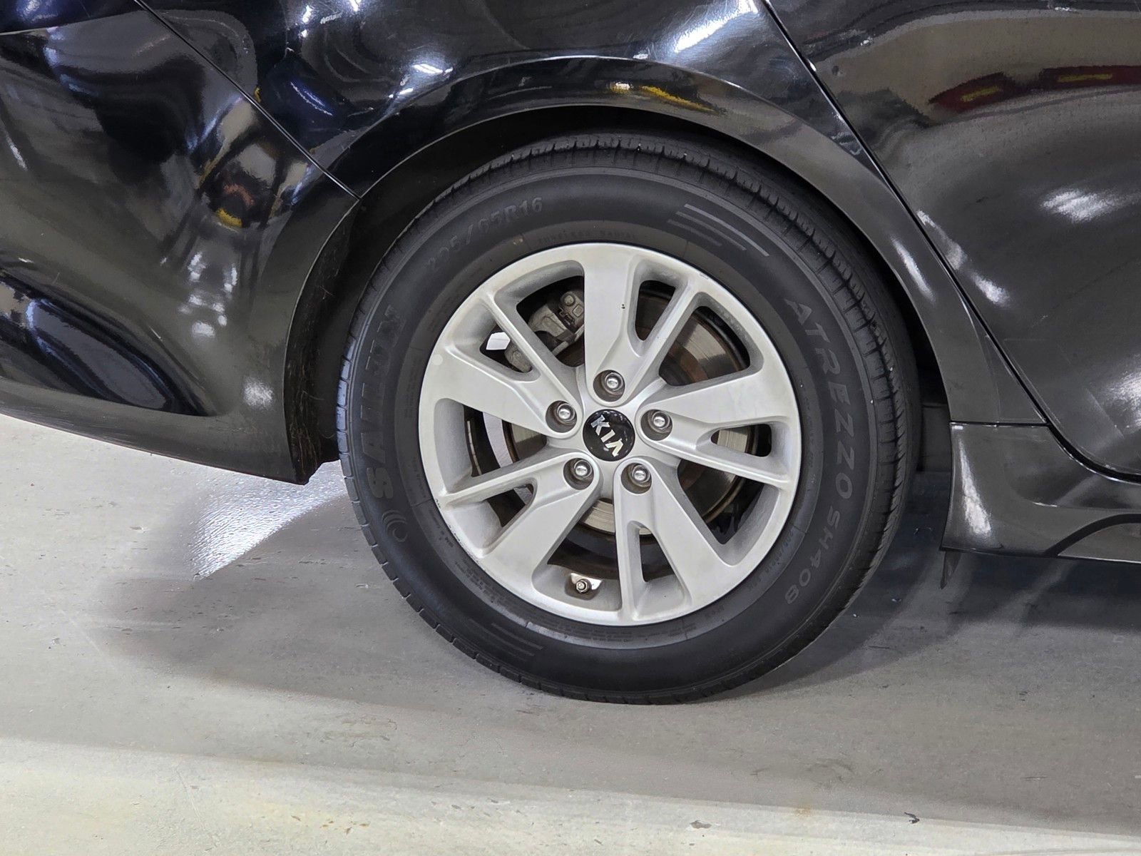 Used 2018 Kia Optima LX image 9