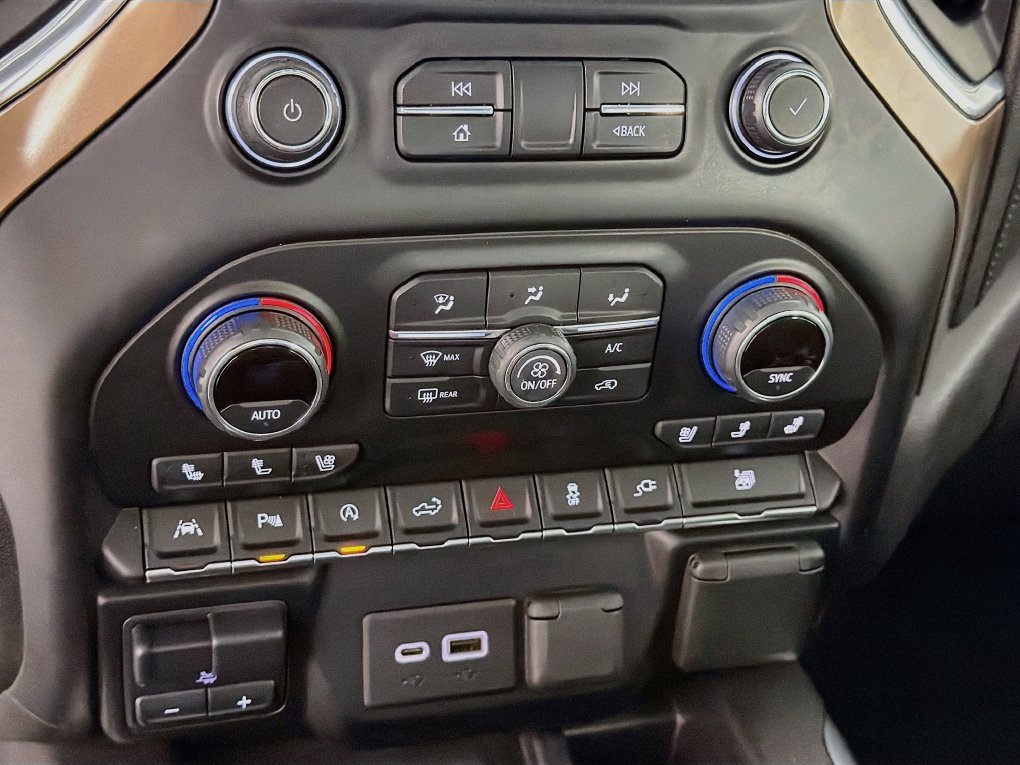Used 2020 Chevrolet Silverado 1500 High Country w/ Technology Package AWD/4WD image 19