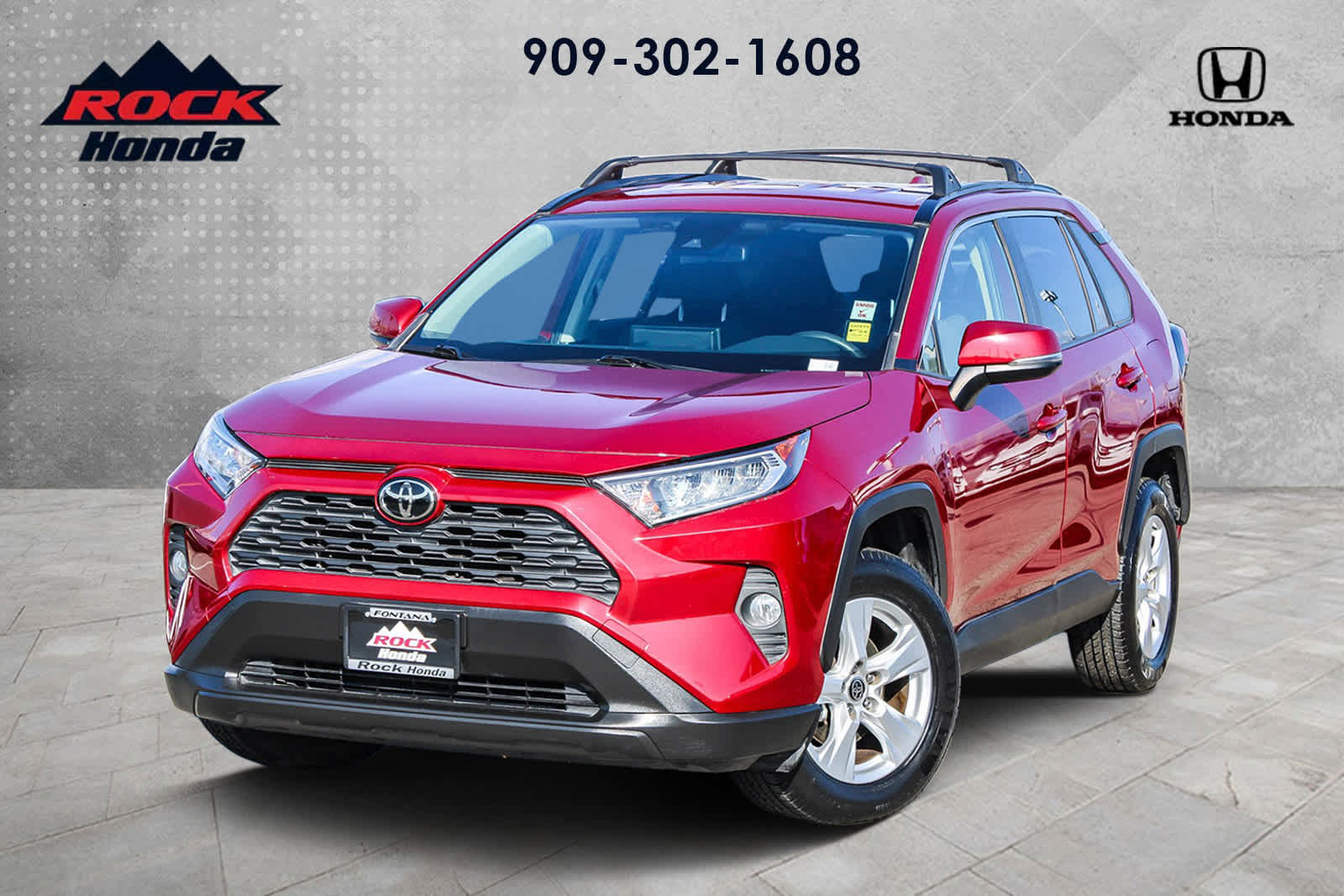 Used 2021 Toyota RAV4 XLE image 1