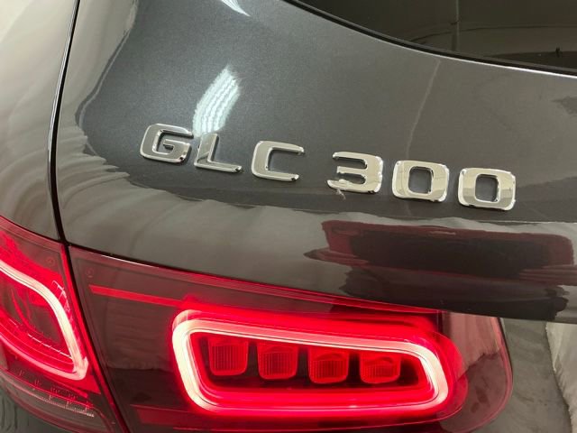 Used 2021 Mercedes-Benz GLC 300 4MATIC image 6