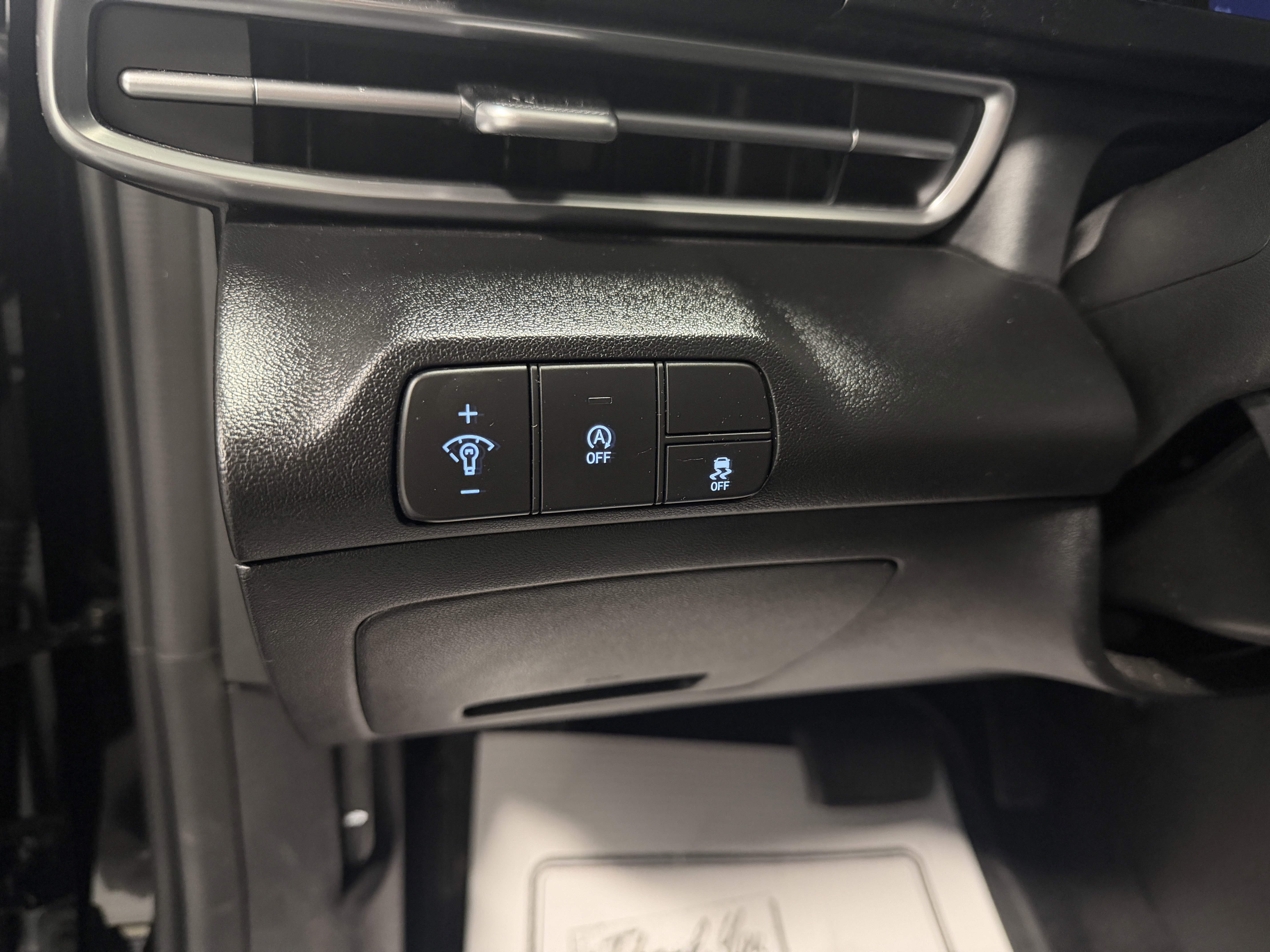 Used 2025 Hyundai Elantra SE FWD image 17