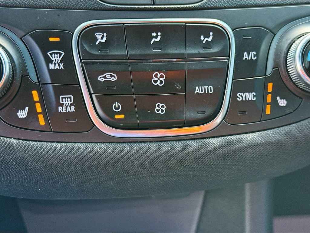 Used 2024 Chevrolet Malibu LT FWD image 19