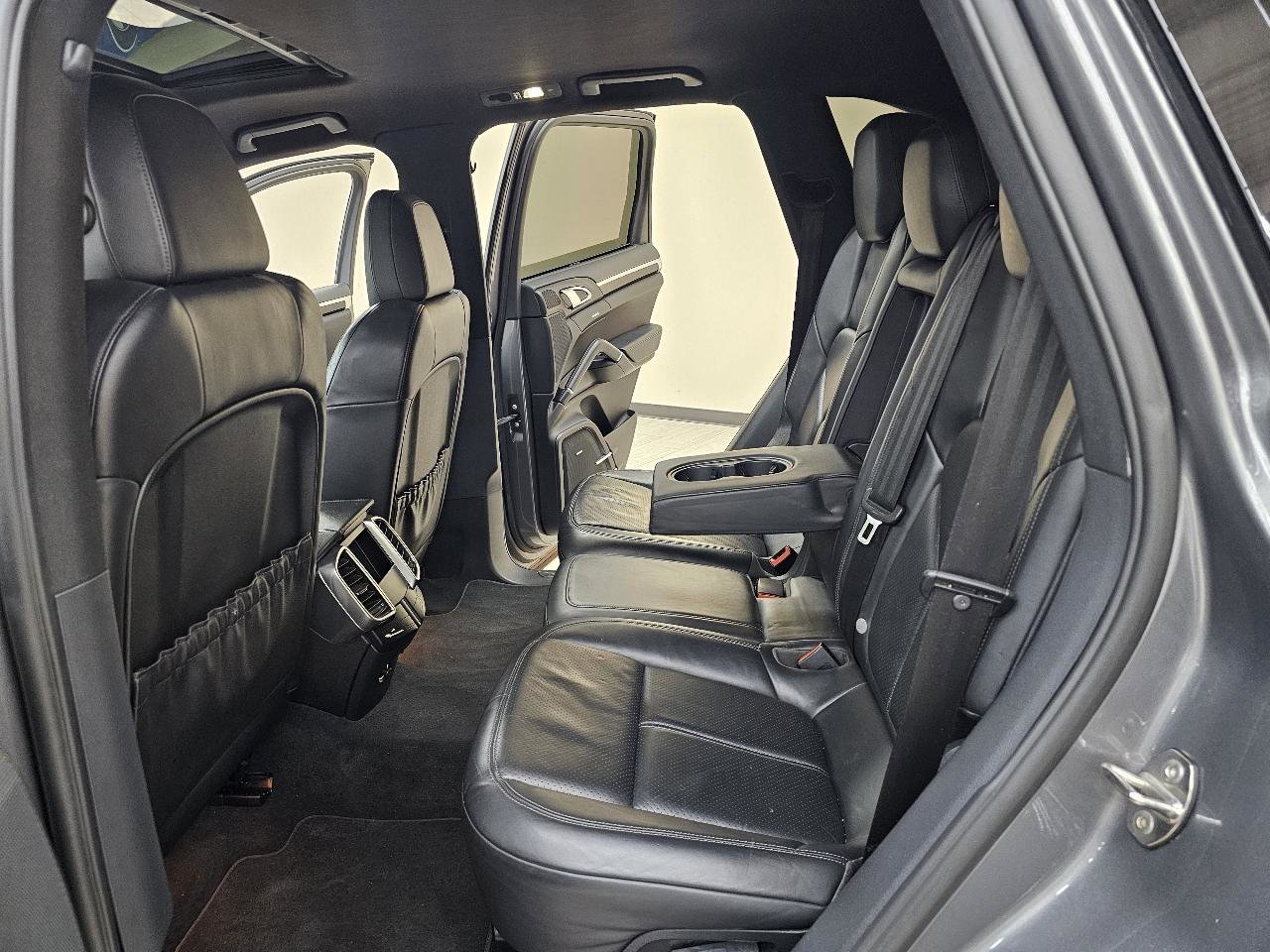 Used 2011 Porsche Cayenne S AWD/4WD image 24