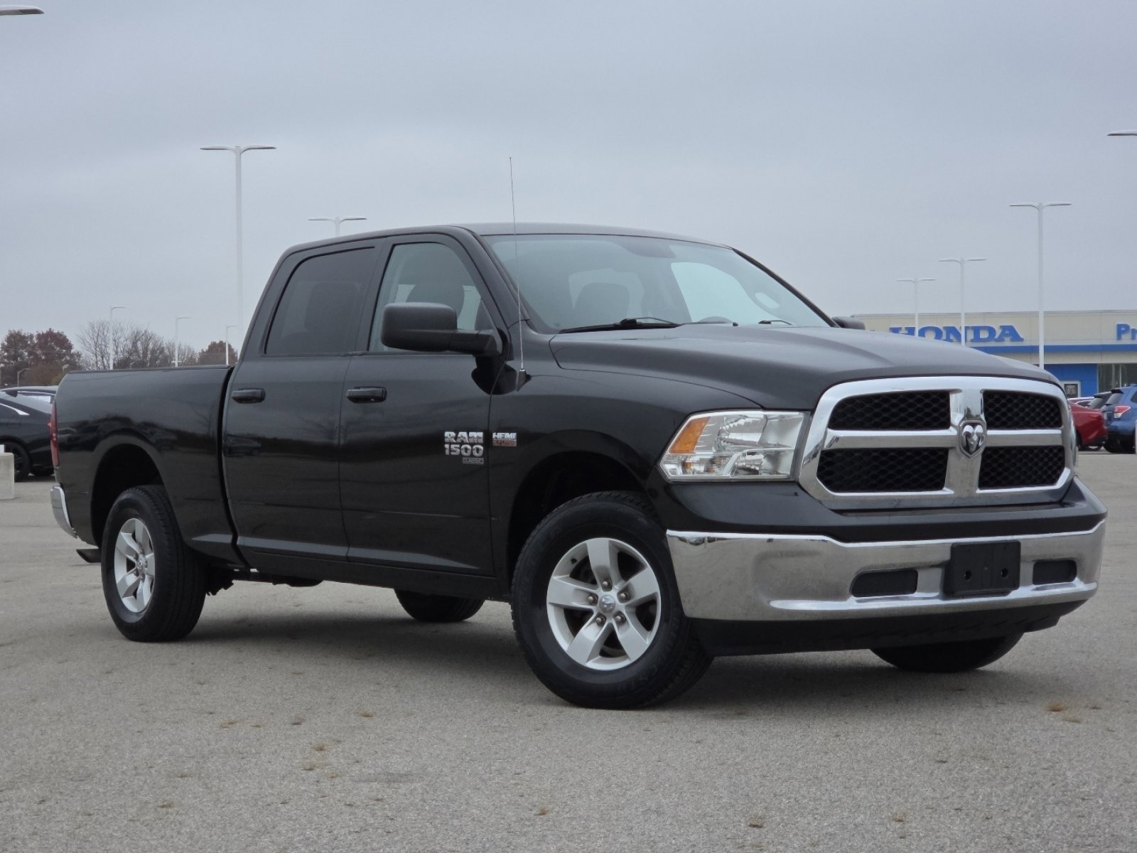 Used 2019 RAM 1500 Classic SLT image 2