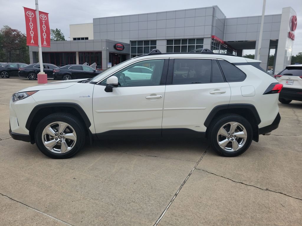 Certified 2021 Toyota RAV4 XLE Premium image 2