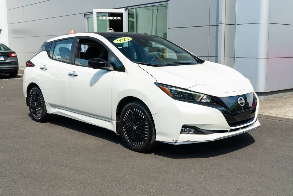 Used 2025 Nissan Leaf SV Plus FWD image 1