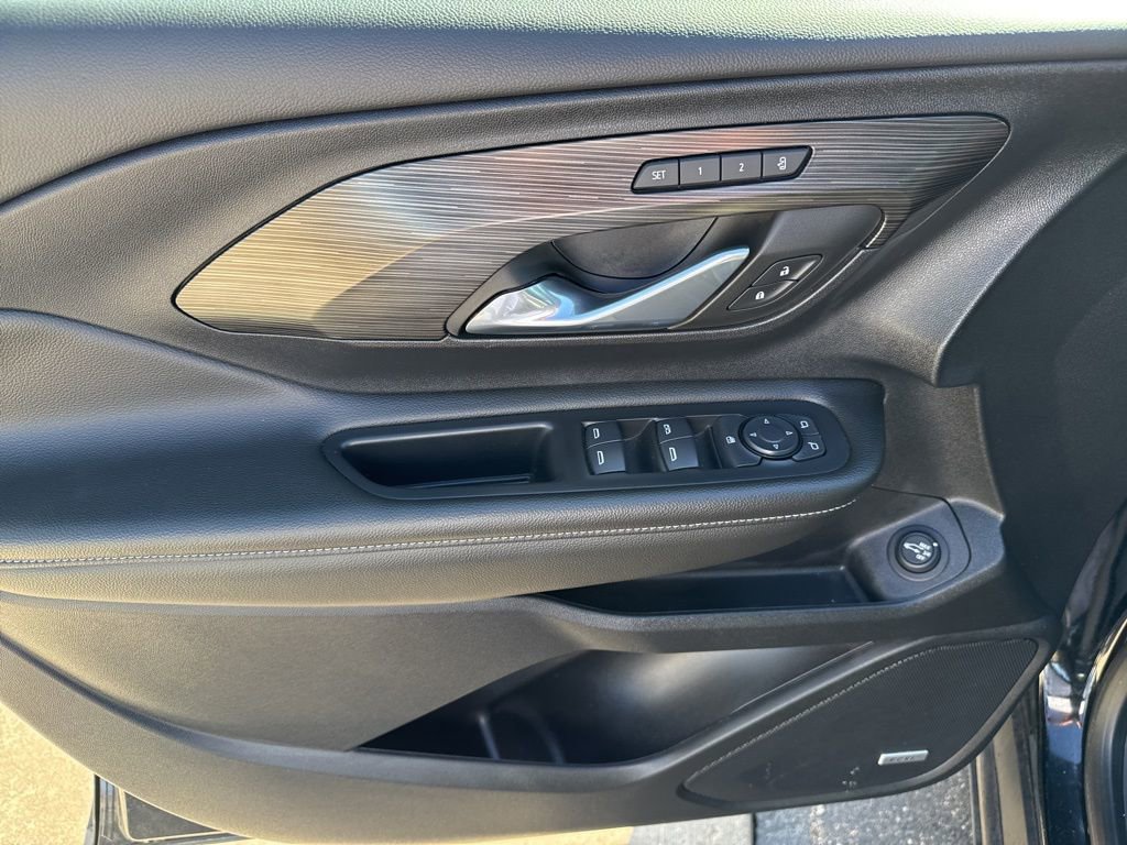 Certified 2024 GMC Terrain SLT w/ Infotainment Package II image 38