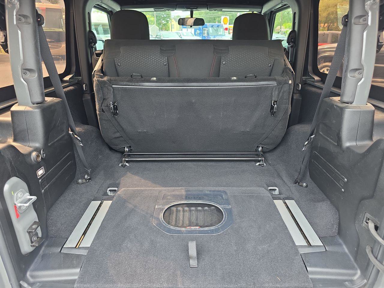 Used 2018 Jeep Wrangler Rubicon w/ Cold Weather Group image 29