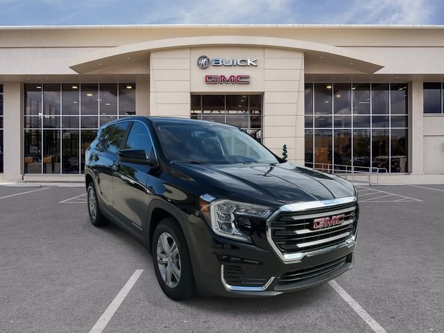 Used 2023 GMC Terrain SLE image 3