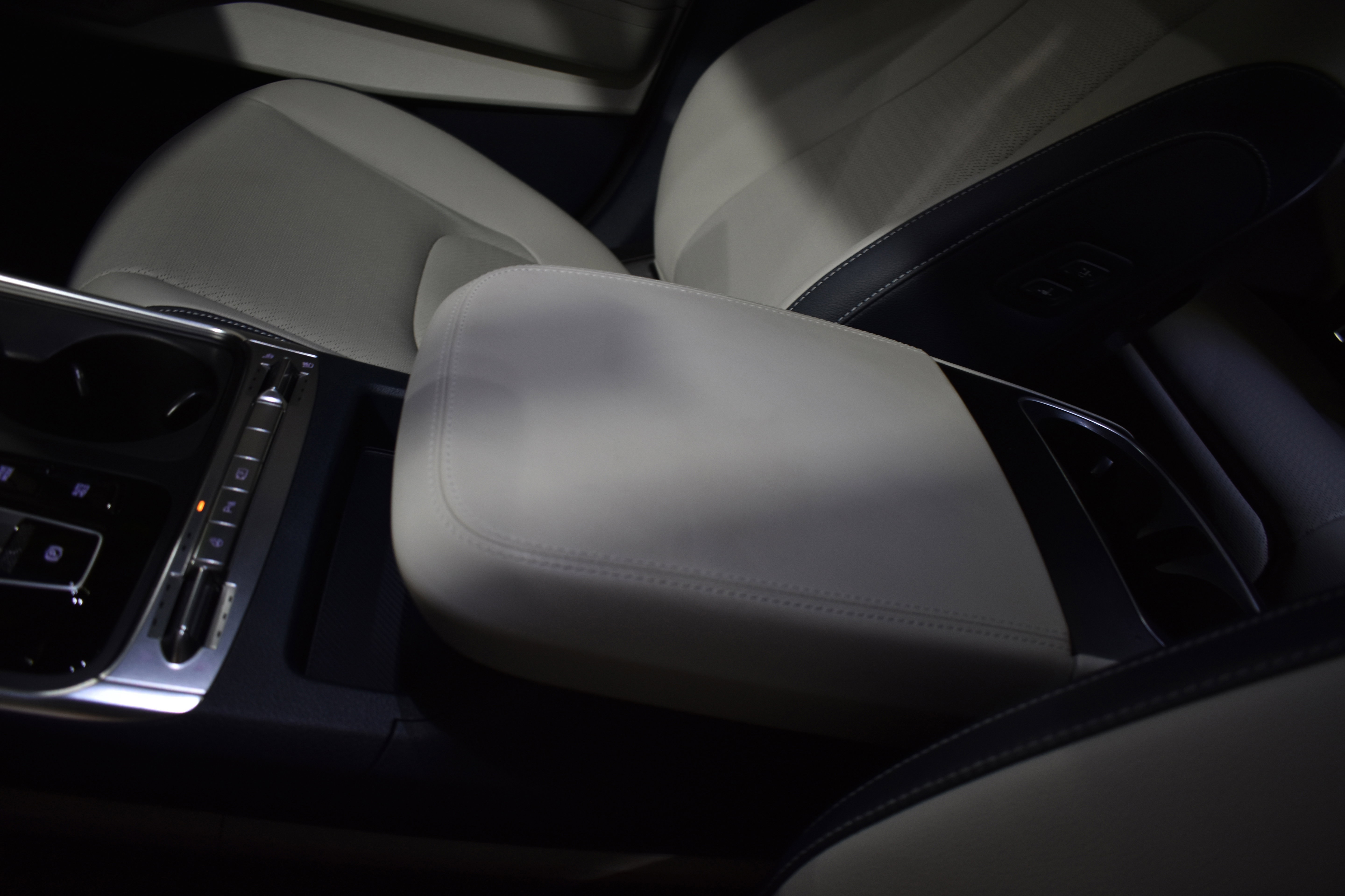 Used 2025 Kia Carnival SX Prestige image 26