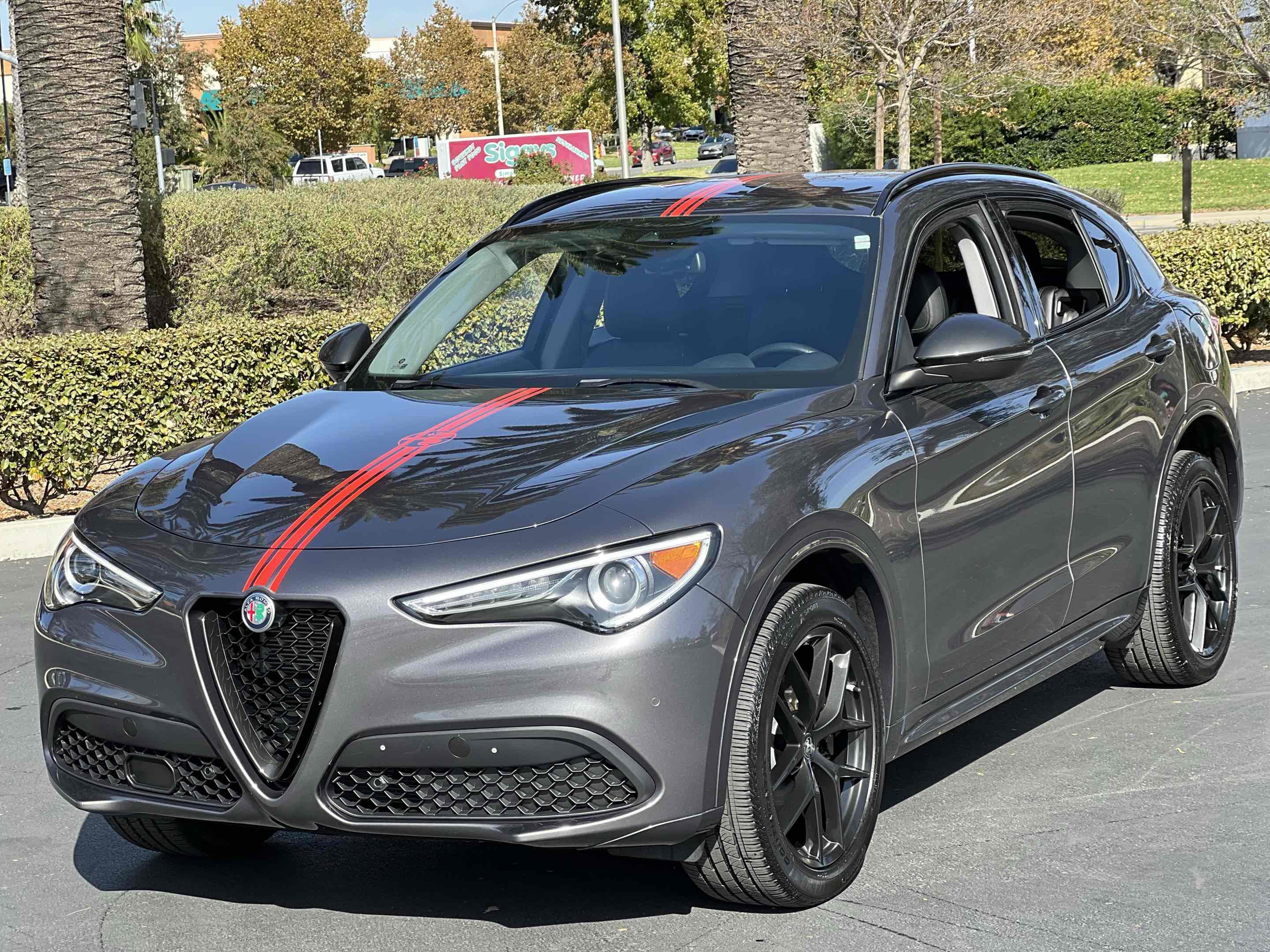 Used 2020 Alfa Romeo Stelvio Ti w/ Nero Edizione image 15