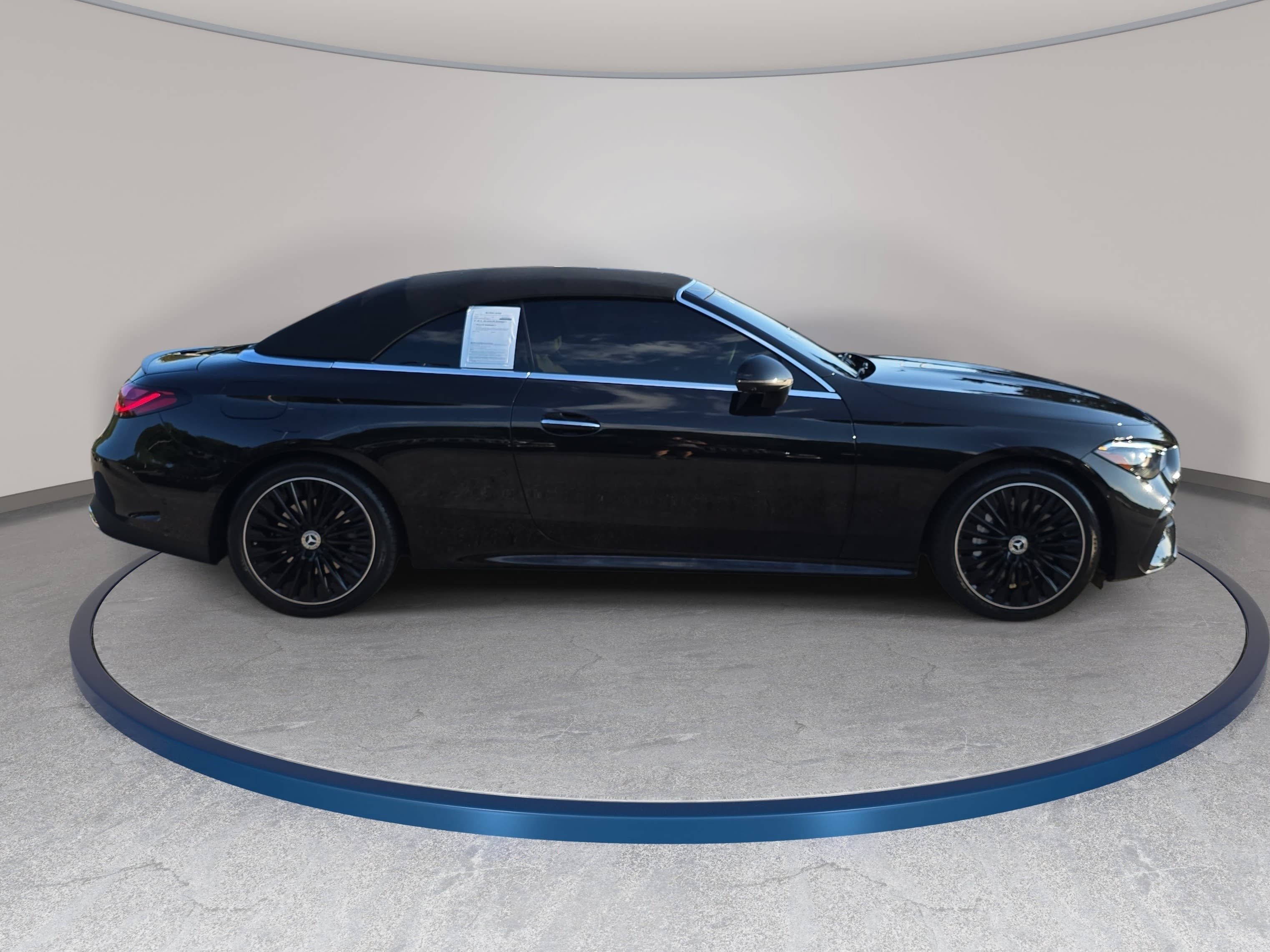 Used 2024 Mercedes-Benz CLE 450 4MATIC Cabriolet image 4
