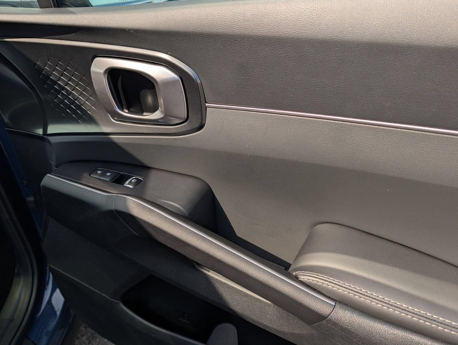 Used 2025 Kia Sorento S w/ Panoramic Sunroof Package FWD image 34