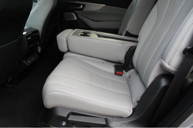 Used 2025 Acura MDX w/ Technology Package FWD image 31