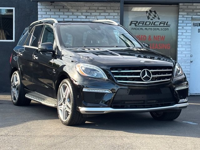Used 2012 Mercedes-Benz ML 63 AMG 4MATIC w/ AMG Performance Pkg image 9