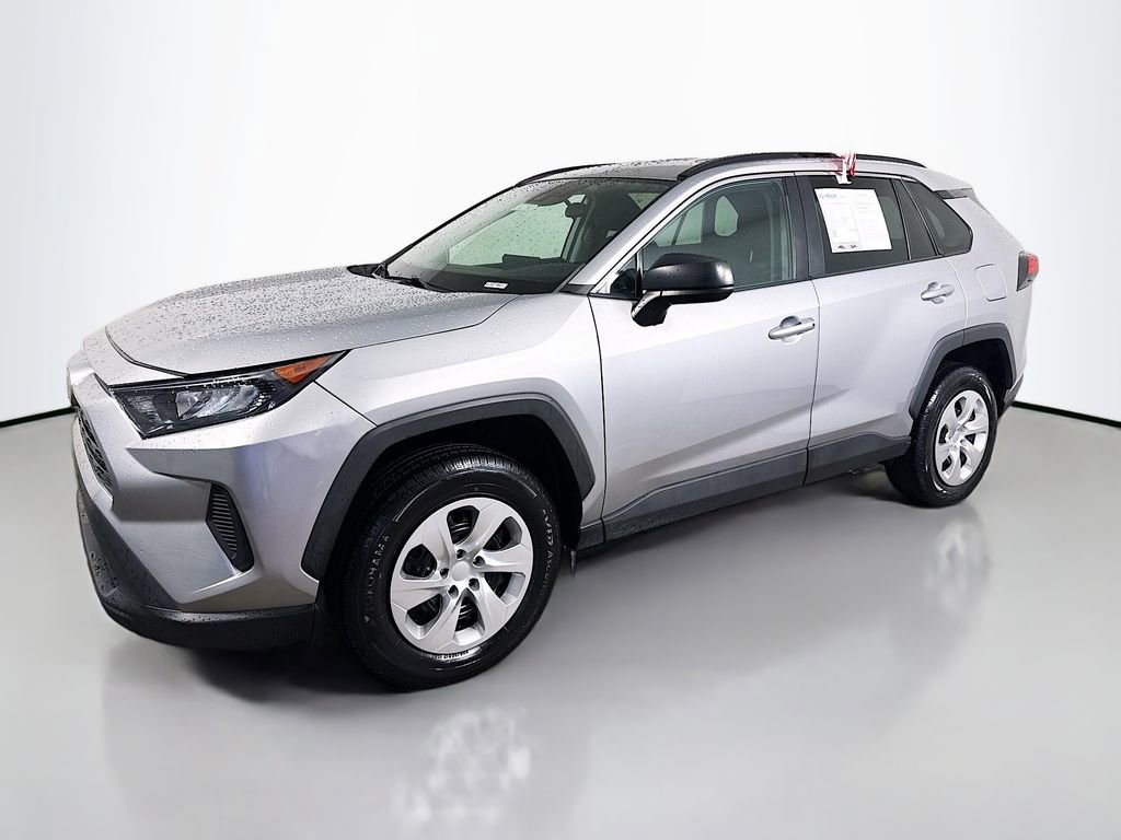 Used 2020 Toyota RAV4 LE image 3