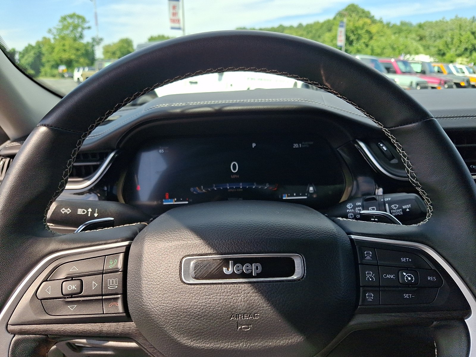 Certified 2022 Jeep Grand Cherokee L Limited AWD/4WD image 21