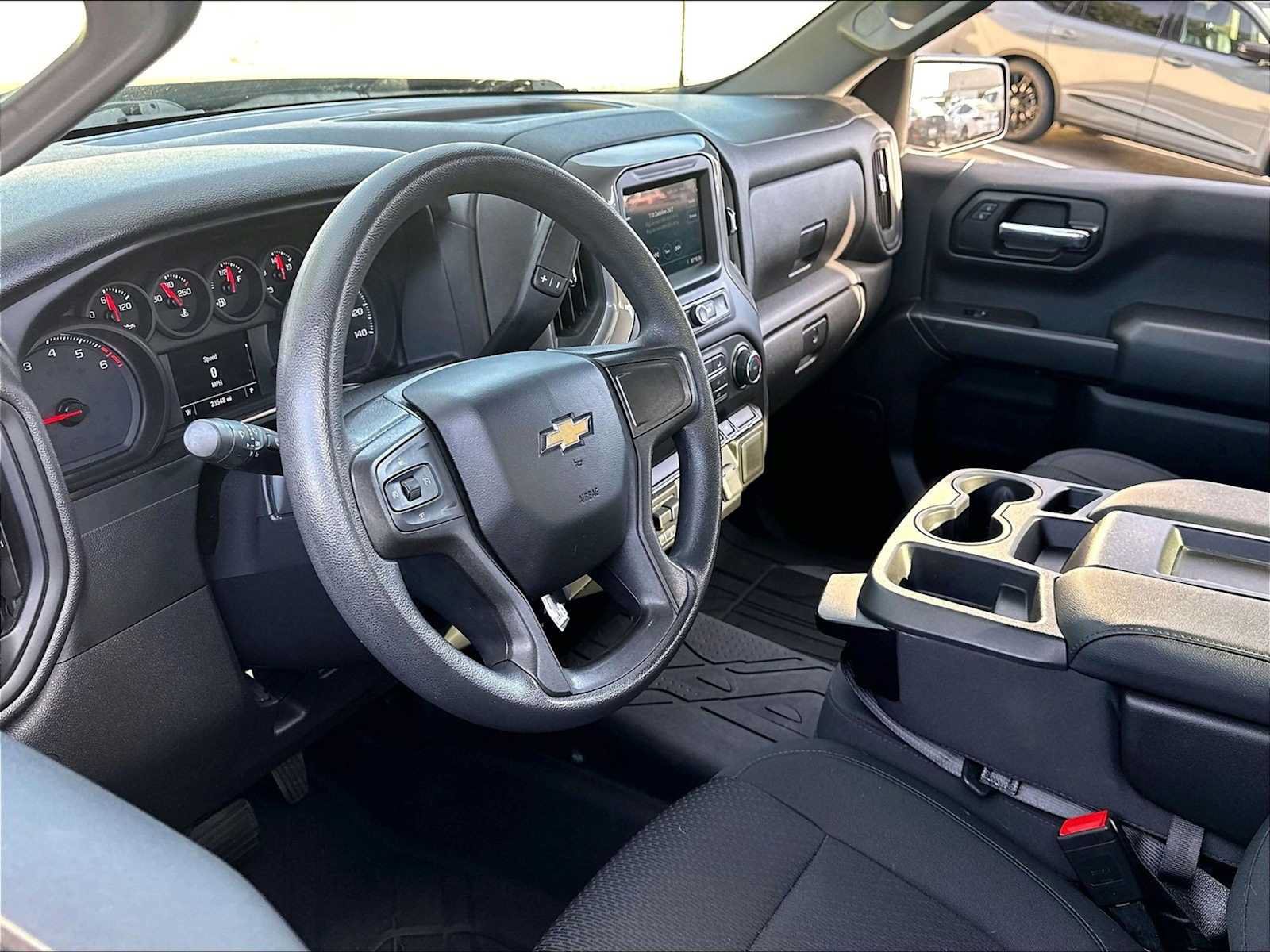 Used 2019 Chevrolet Silverado 1500 Custom w/ Custom Value Package RWD image 15
