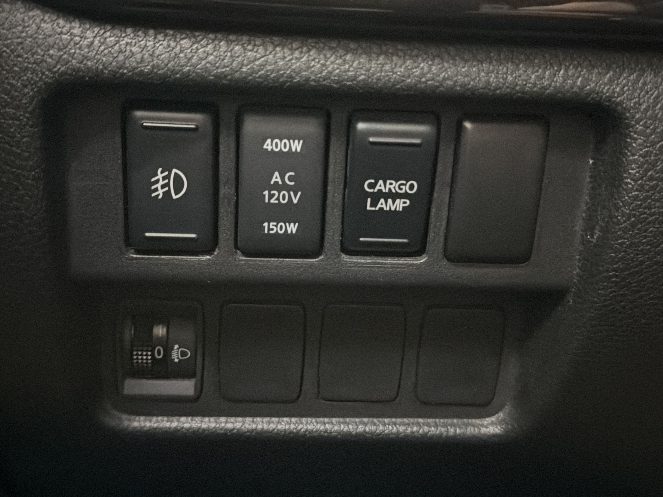 Used 2019 Nissan Titan SL w/ Midnight Edition AWD/4WD image 33