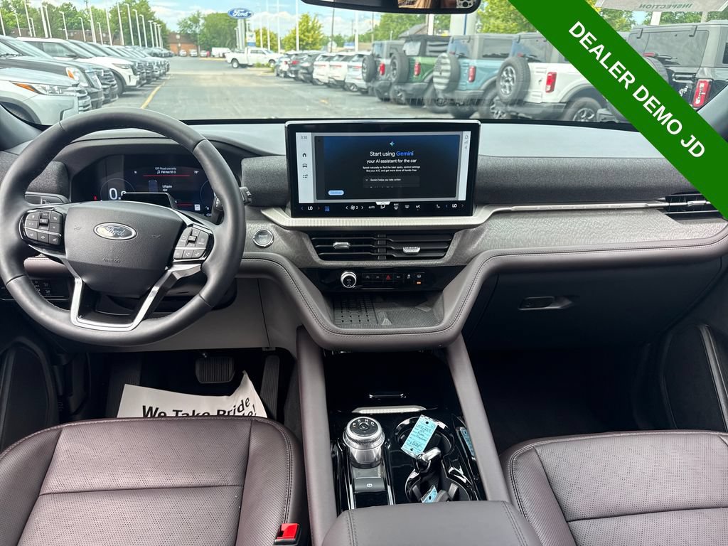 Used 2025 Ford Explorer Platinum AWD/4WD image 19