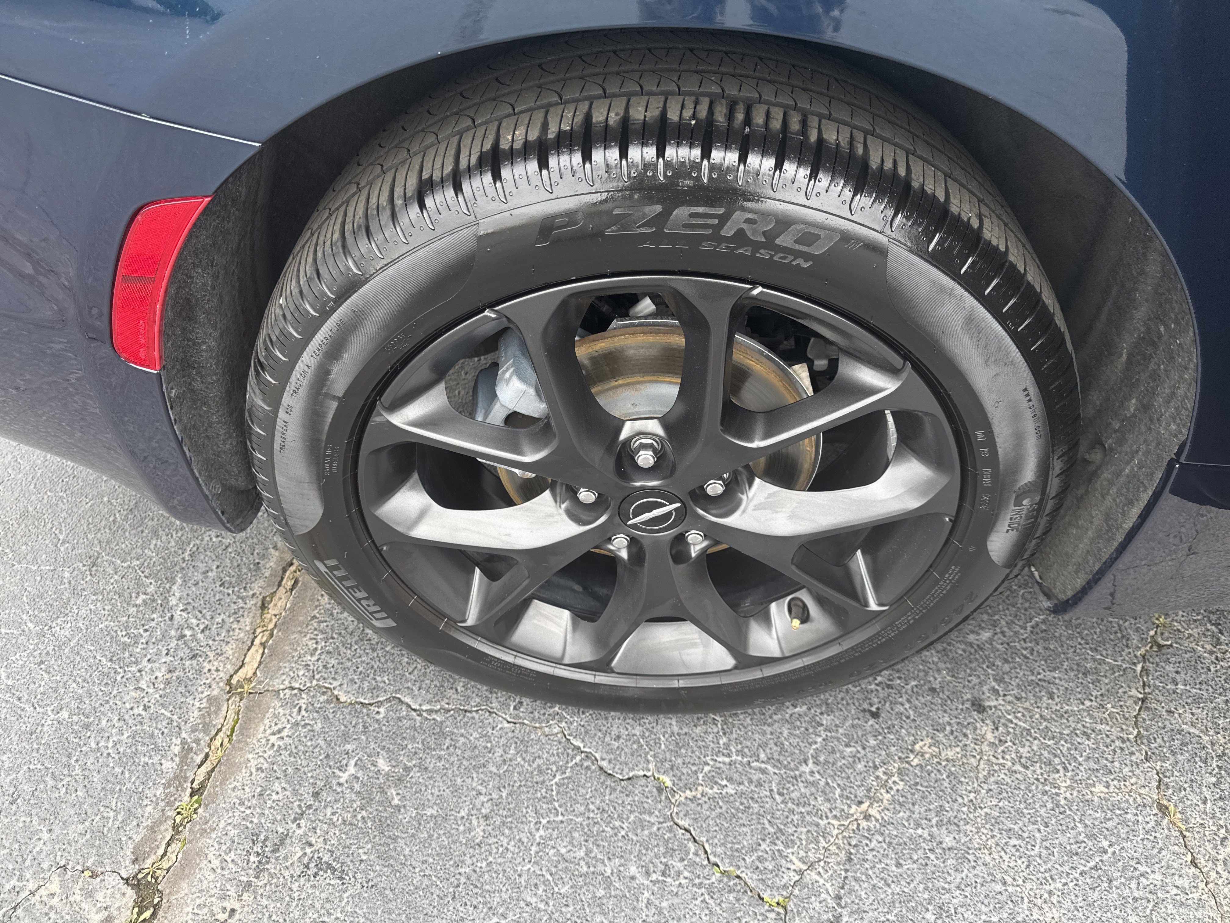 Used 2025 Chrysler Pacifica Limited image 16