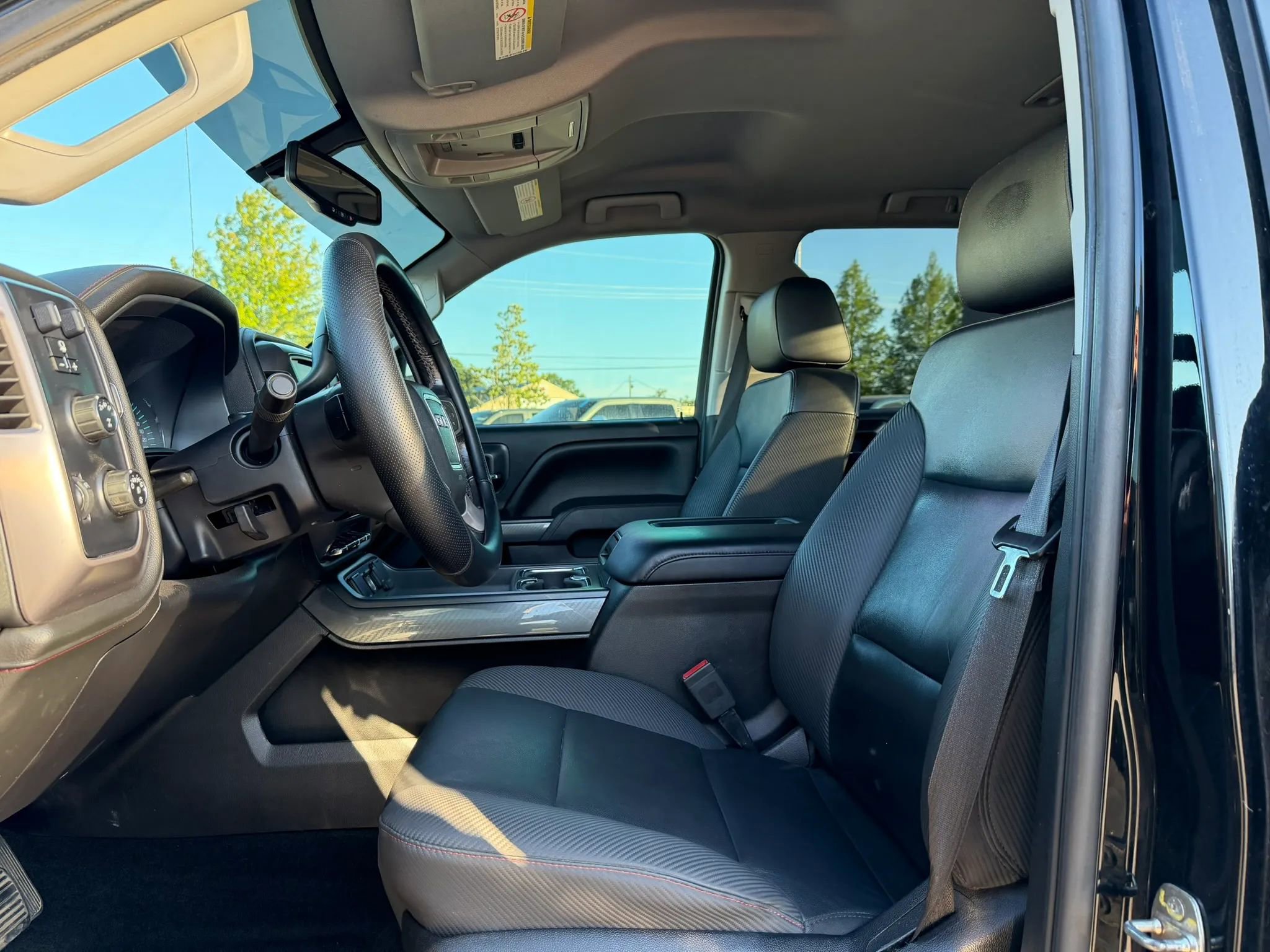 Used 2017 GMC Sierra 2500 SLT w/ All Terrain HD Package image 8