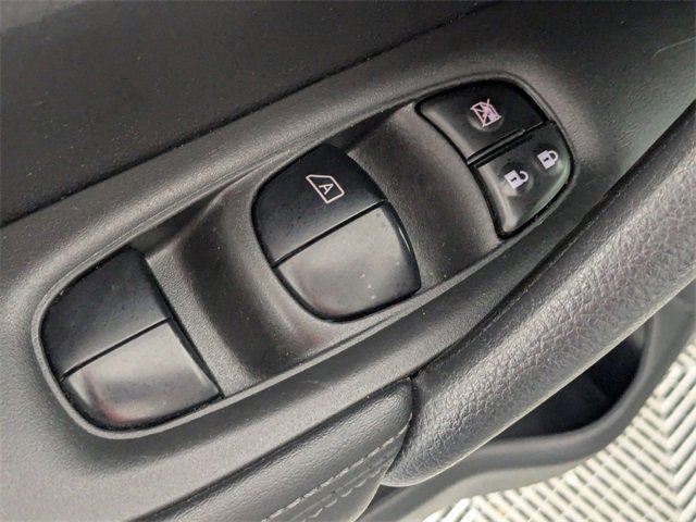 Used 2019 Nissan Rogue SV image 12