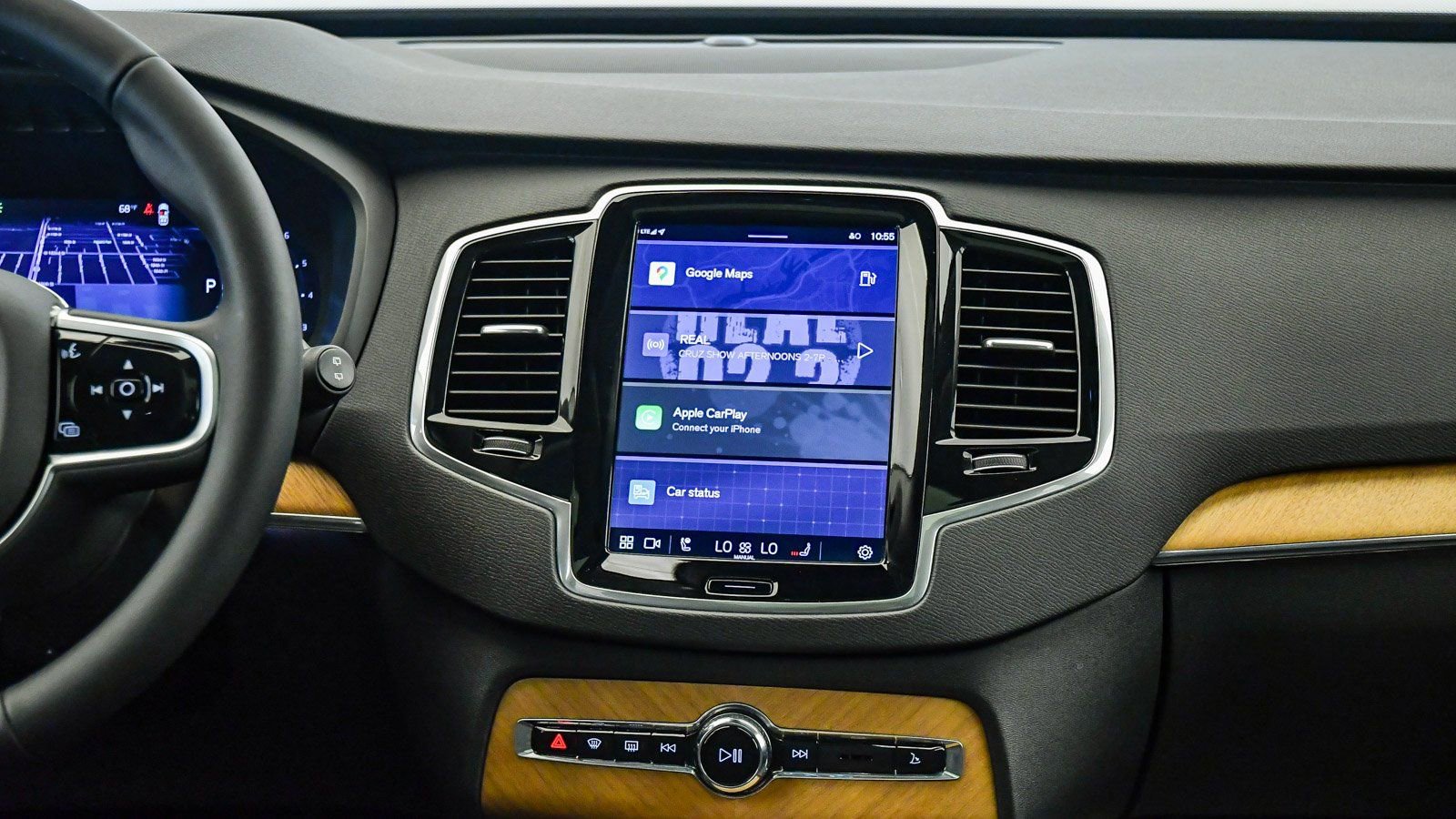 Certified 2025 Volvo XC90 B6 Ultra image 13