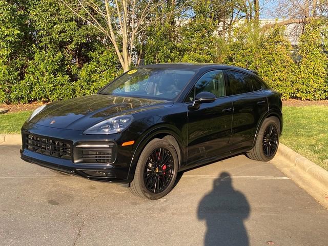 Used 2023 Porsche Cayenne GTS AWD/4WD image 3