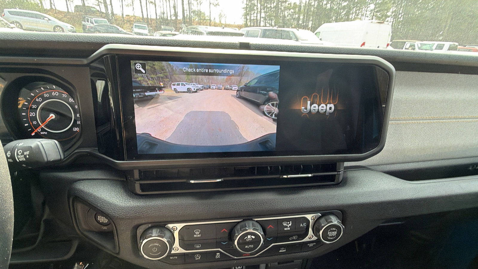Used 2024 Jeep Gladiator Sport AWD/4WD image 32