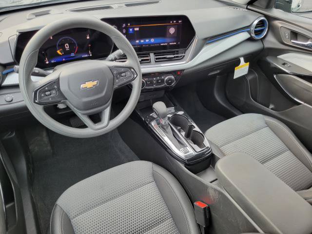 Used 2025 Chevrolet Trax LT FWD image 26