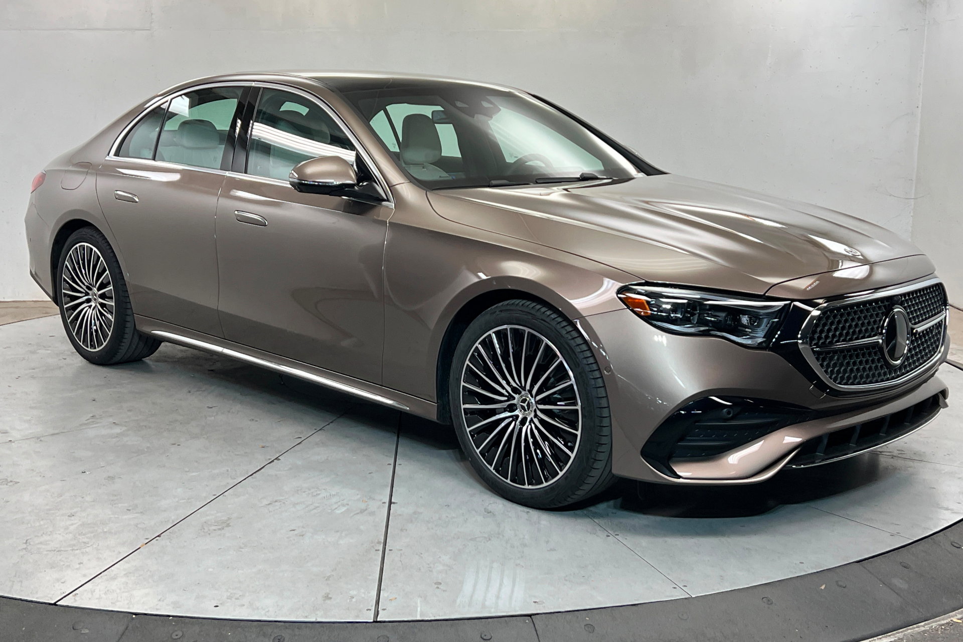 New 2026 Mercedes-Benz E 350 4MATIC Sedan image 7