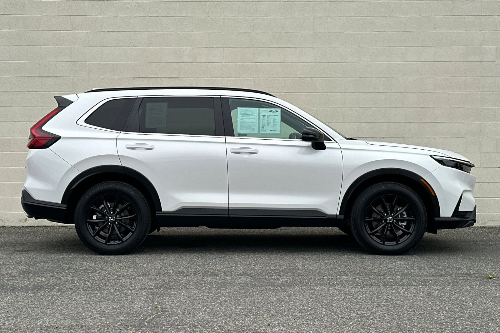 Used 2025 Honda CR-V Sport image 3