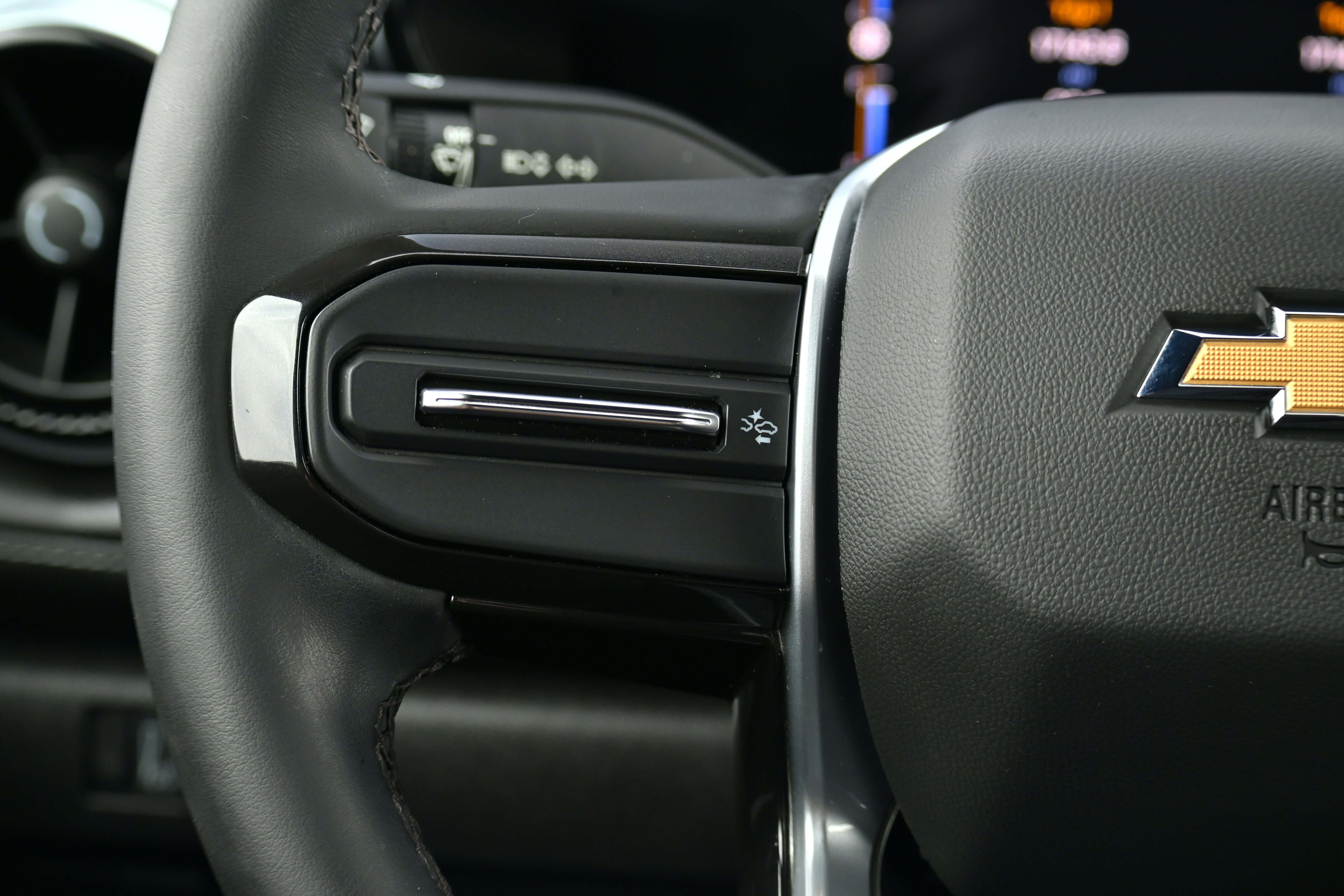 Used 2023 Chevrolet Colorado LT image 19