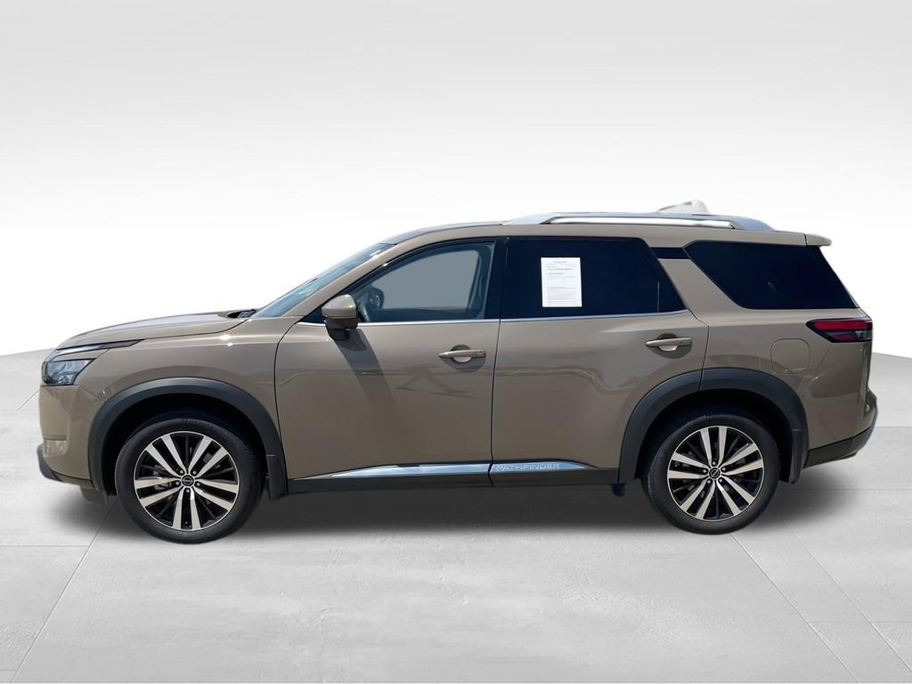 Used 2025 Nissan Pathfinder Platinum w/ Cargo Package AWD/4WD image 5