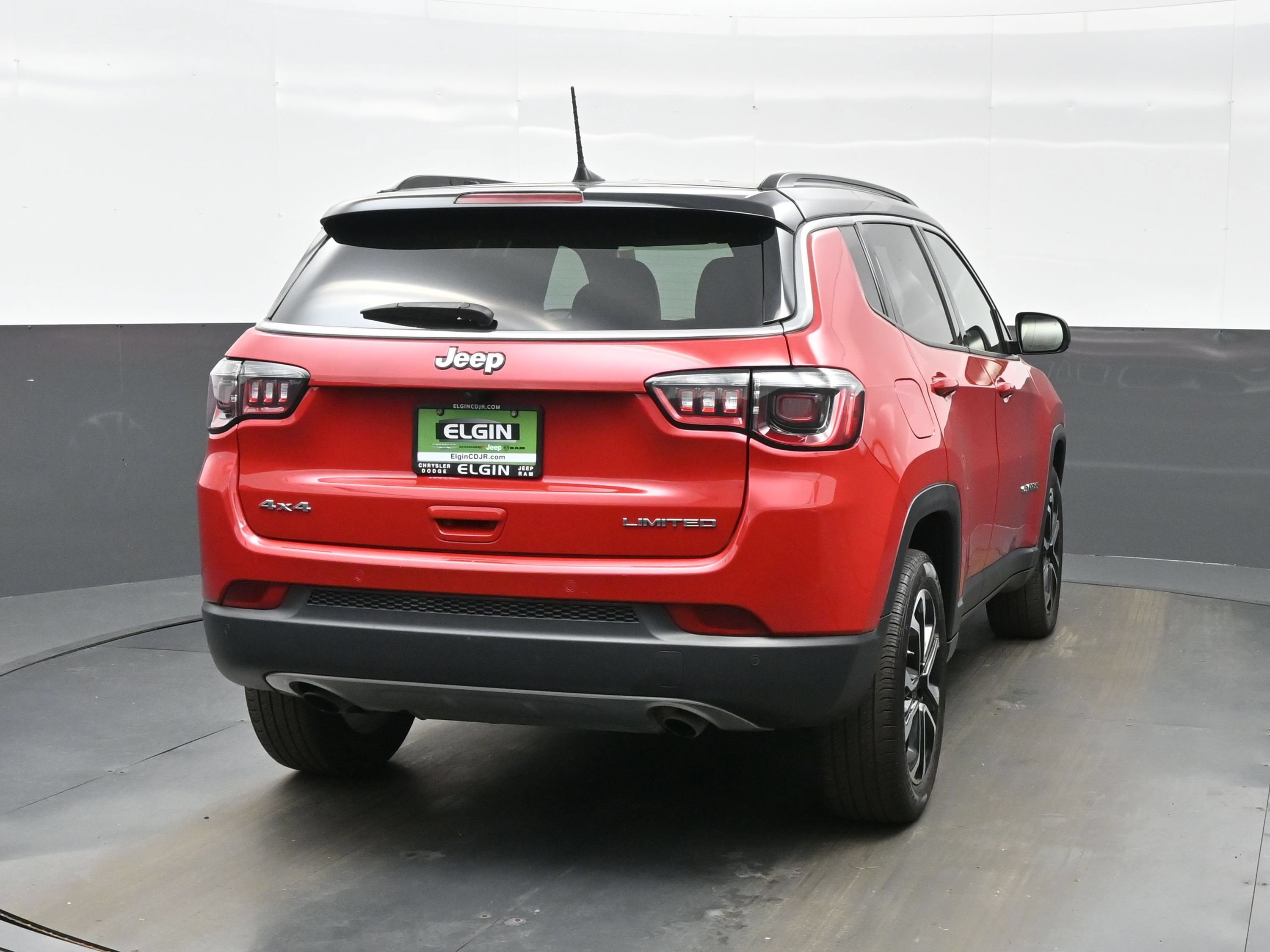Used 2023 Jeep Compass Limited AWD/4WD image 7