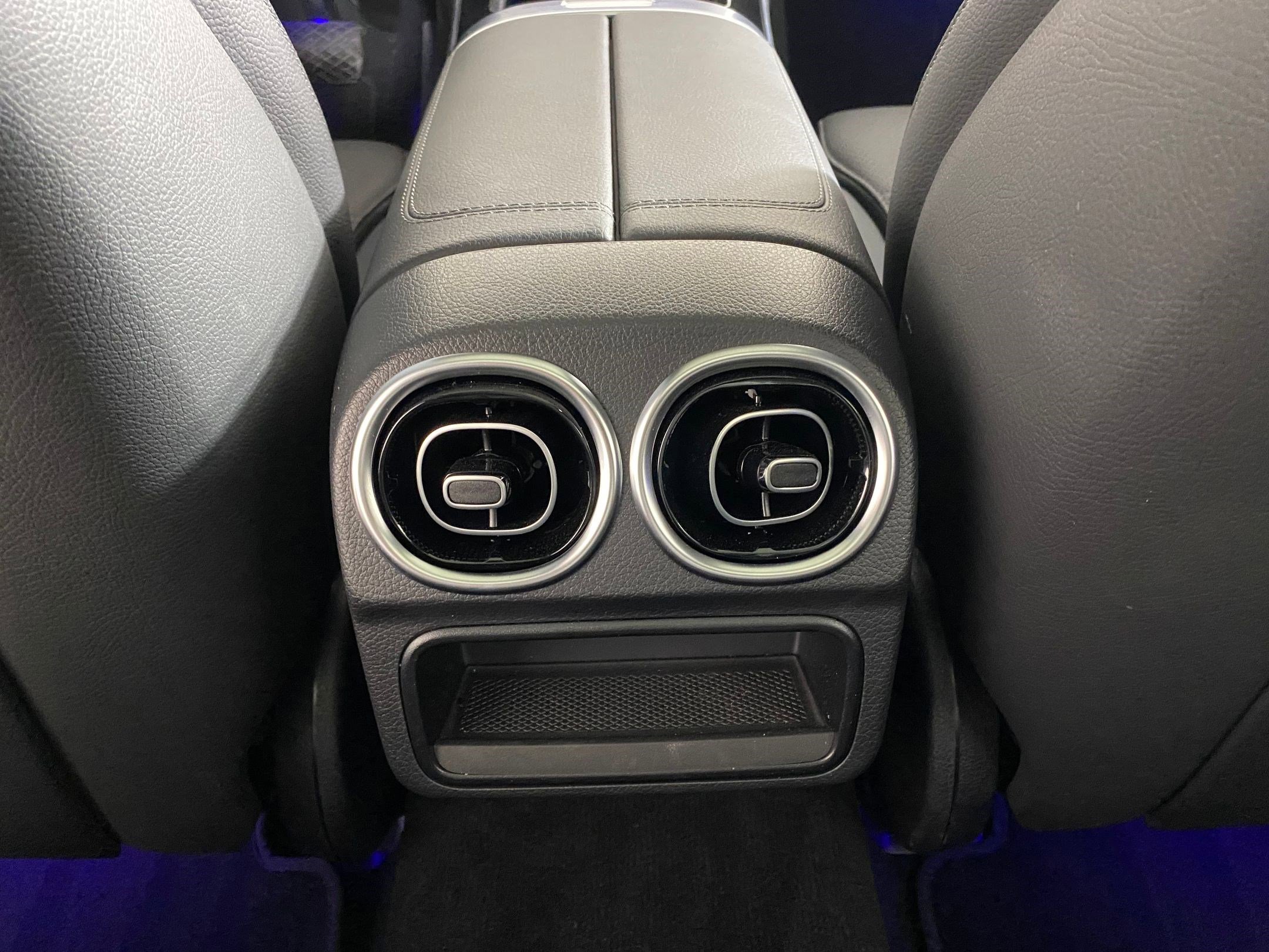 Used 2025 Mercedes-Benz C 300 4MATIC Sedan image 28