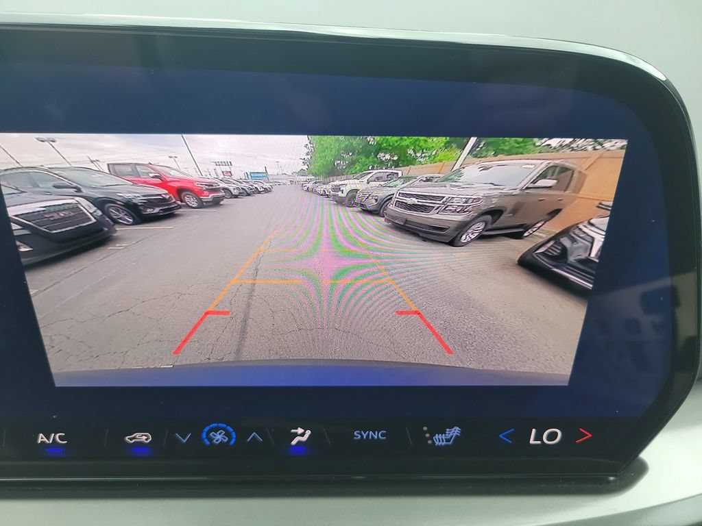 Used 2026 Chevrolet Traverse LT AWD/4WD image 31